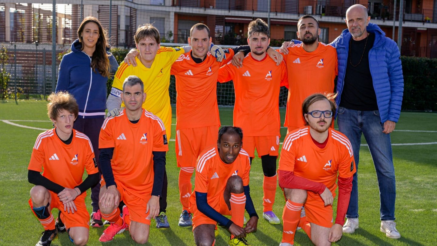 Immagine dei ragazzi dell'Alcione calcio sul campo